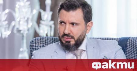 Мартин Николов – Елвиса тргона последователите си след като показа