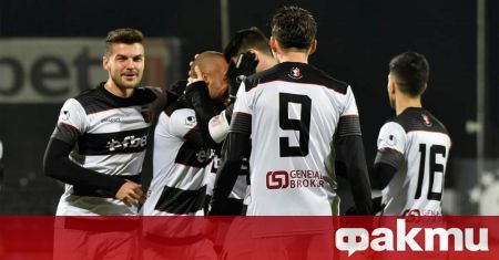 Локомотив Пловдив победи с 2 0 Берое в интригуващ сблъсък от