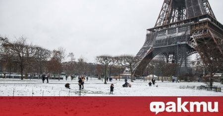 Обилен снеговалеж прекъсна електричеството на хиляди домакинства във Франция съобщи