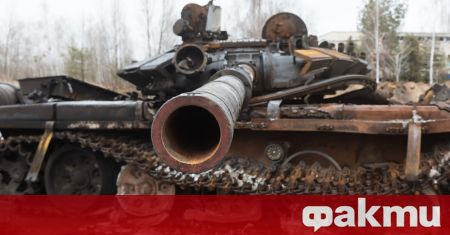 Обстрелян руски танк може временно да бъде поставен пред руското
