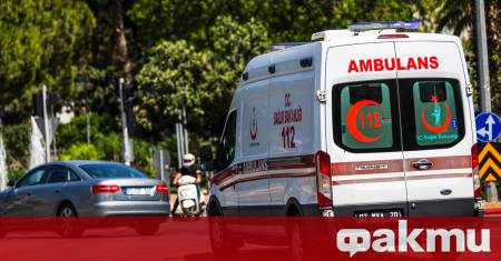 Шест души загинаха и 11 бяха ранени при автобусна катастрофа