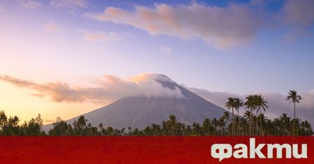 Вторият най активен вулкан във Филипините изригва за кратко от време