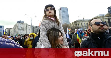 Имунизацията в съседна Румъния забави темпо По малко от 30