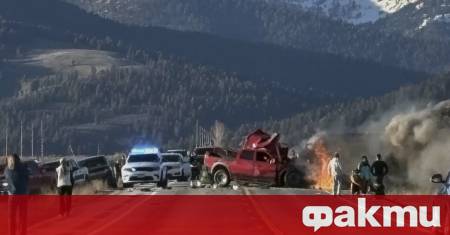 Пикап и туристически микробус се сблъскаха на магистрала близо до