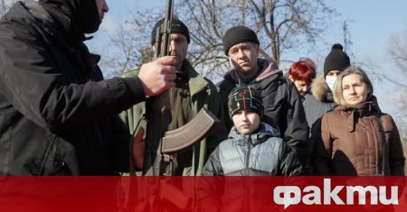 Украинските деца и баби се подготвят за потенциална руска инвазия