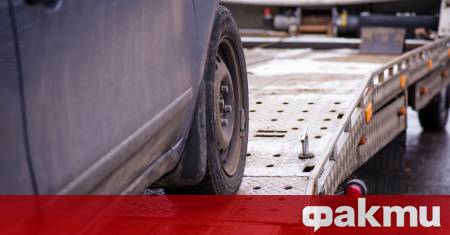 Катастрофа с три леки автомобила наложи временно ограничение в движението