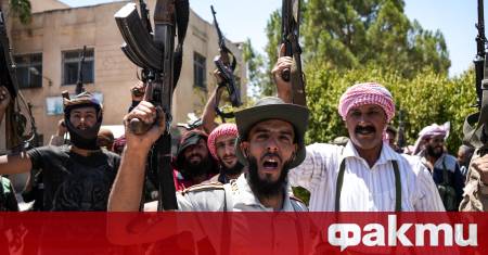 Бойците от племената на бедуините сунити воюващи от миналата неделя