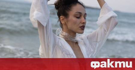 Неустоимата водеща и певица Керана чието истинско име е Юлия