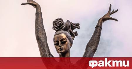 Прахът на балерината Мая Плисецкая и съпругът ѝ композитора