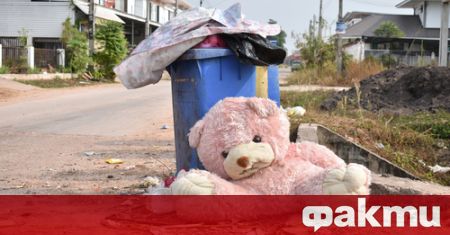 Откриха труп на бебе в кофа за боклук в София