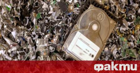 През 2013 година по време на рутинно почистване той допуска