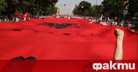 Двете водещи опозиционни партии в Албания се обединиха съобщи Болкан