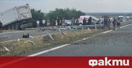 Жестоко пътнотранспортно произшествие парализира движението по автомагистрала Тракия в следобедните