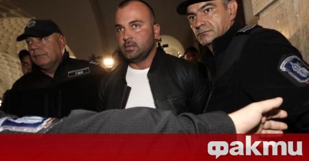 Съдът решава дали Димитър Любенов да остане в ареста предаде