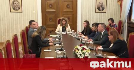 Президентът Илияна Йотова продължава консултациите за избора на служебен премиер