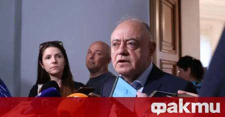 На този етап на базата на позициите които е заемал