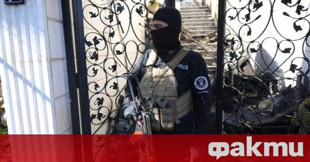 Сирийските власти са задържали двама високопоставени членове на палестинската въоръжена
