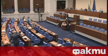 След маратонски и остри дебати продължили до късно вечерта народните