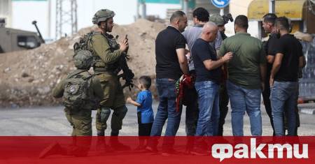 На Западния бряг еврейски заселници брутално атакуват палестински земеделци секат