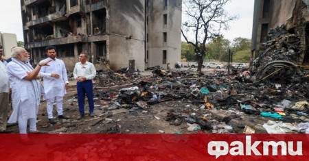 Подаването на гориво към двигателите на самолета на Еър Индия