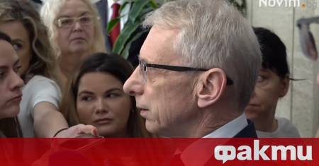 Пред журналисти в кулоарите на парламента съпредседателят на ПГ на