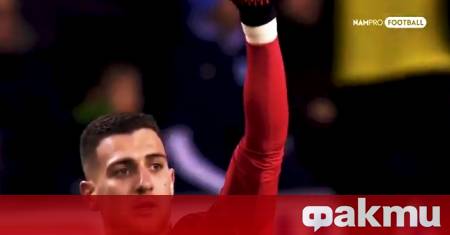 Защитникът на Манчестър Юнайтед Диого Далот и неговата любима Клаудия