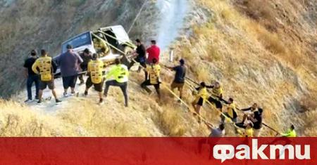 Закъсалият и изоставен на планински хребет Jeep Wrangler бе спасен
