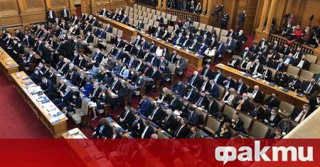 ФАКТИ публикува мнения с широк спектър от гледни точки за