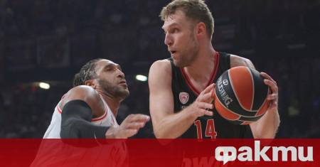 Тежкото крило на Олимпиакос Александър Везенков и натурализираният американски гард