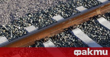 Пътнически влак е дерайлирал тази сутрин след село Калитиново в