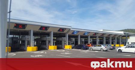 Трафикът е интензивен на вход за леки автомобили на граничния