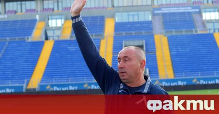 Треньорът на Левски Станимир Стоилов се е заел със задачата