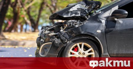 Лека кола е катастрофирала на пътя София Варна в