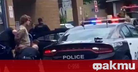 Най малко 10 човека бяха убити при стрелба в супермаркет в