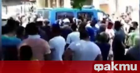 Десетки излязоха на бунт в ромския квартал Изток в Кюстендил
