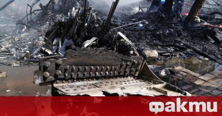 В четвъртък 12 юни самолет с 242 души на борда