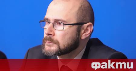 Кандидатът за служебен министър председател Андрей Гюров представи на президента