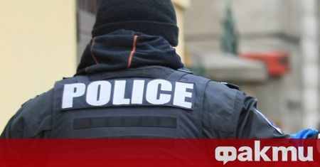 Полицаи иззеха списъци пари и бюлетини образец от къща във Видинско