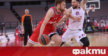 Александър Везенков и Олимпиакос завършиха с успех сезона в Евролигата