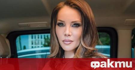 Фолк звездата Емилия яхна последен модел Mercedes G класа в