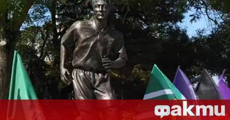Велико Търново вече има монумент посветен на незабравимия футболен ас