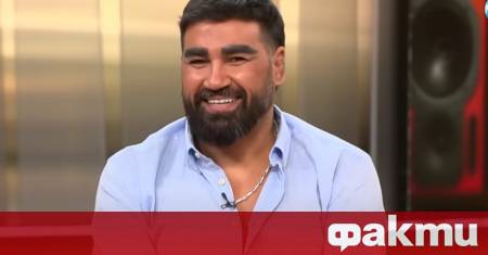 оп фолк звездата Азис чиято кариера продължава вече над 25