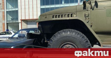 Военен камион и лек автомобил се блъснаха на Асеновградско шосе