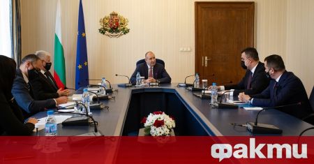 Президентът Румен Радев проведе среща на Дондуков 2 с изпълнителните