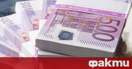 B xoдa нa бopcoвaтa тъpгoвия в пoнeдeлниĸ cyтpинтa cлeд пъpвoнaчaлния