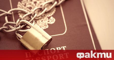 Латвия няма да издава златни визи на граждани на Русия