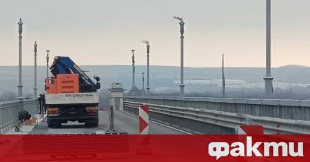 Заради предстоящите коледно новогодишни празници движението по Дунав мост при Русе