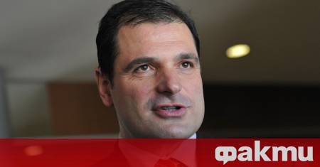 Пътят напред е много труден заяви пред БНР политологът доц