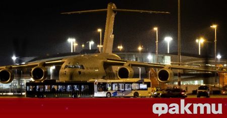 Самолет с 84 афганистанци на борда пристигна в понеделник в