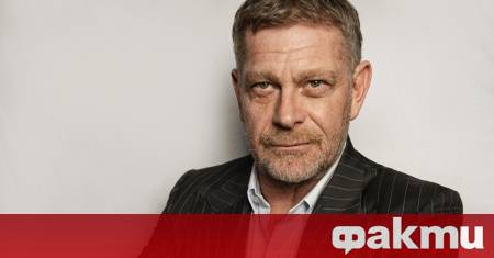 Юлиан Вергов излезе с две торби ябълки пред Народния театър